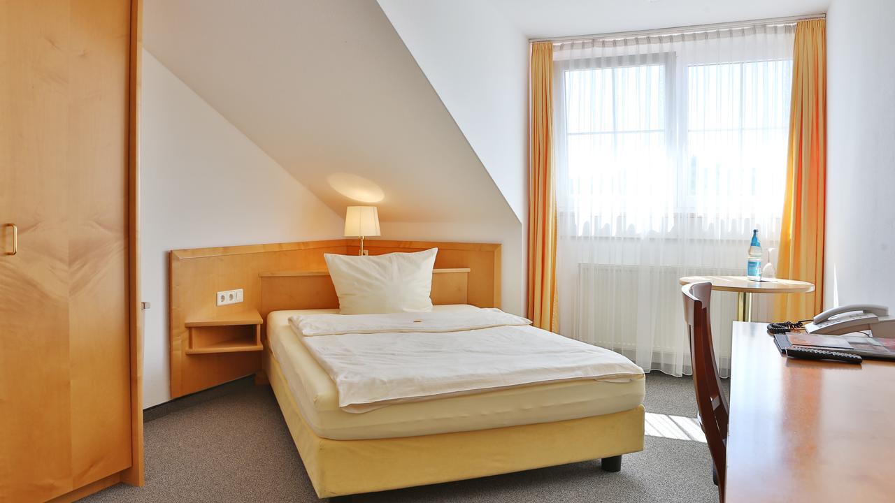 Hotel Alznauer Hof Gomaringen Eksteriør billede